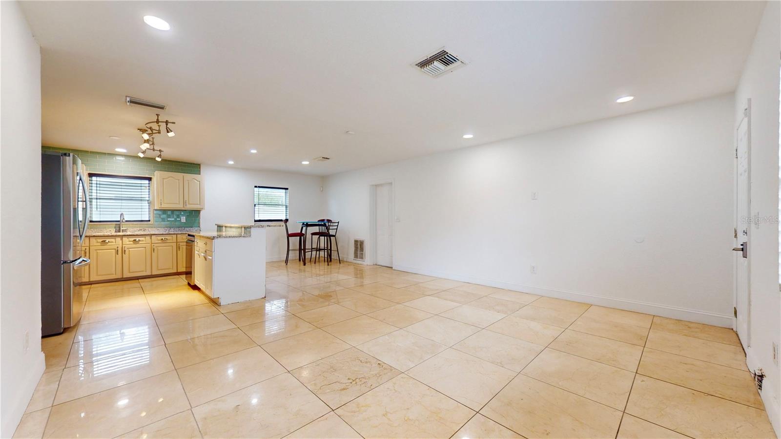 1130 QUEEN ST N, ST PETERSBURG, FL, 33713