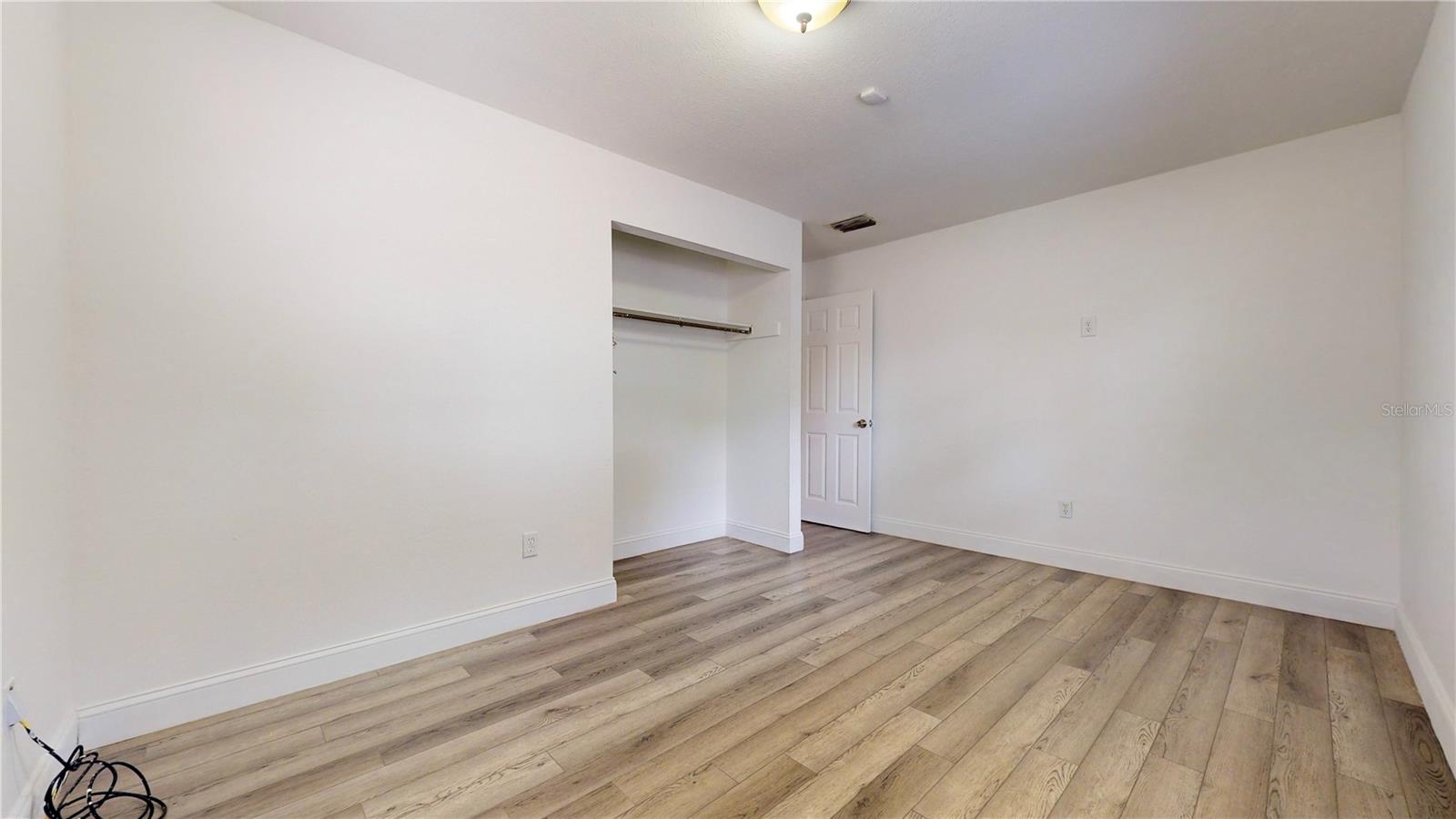 1130 QUEEN ST N, ST PETERSBURG, FL, 33713
