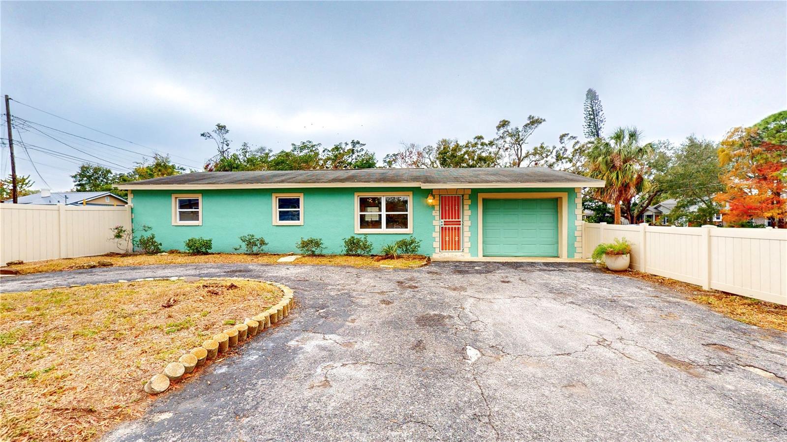 1130 QUEEN ST N, ST PETERSBURG, FL, 33713