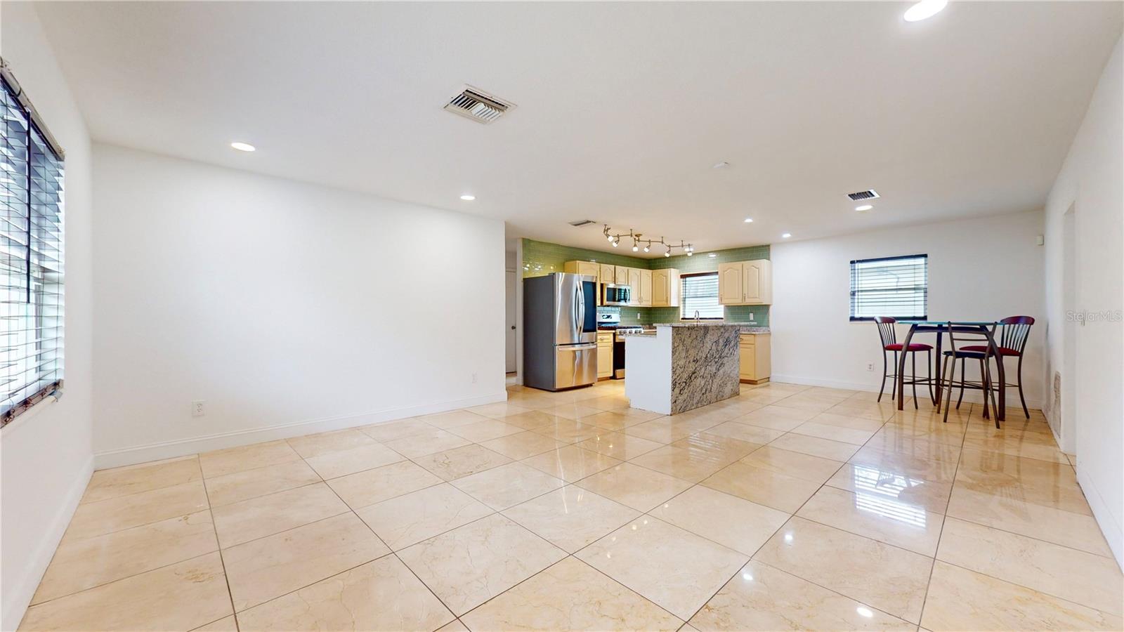 1130 QUEEN ST N, ST PETERSBURG, FL, 33713