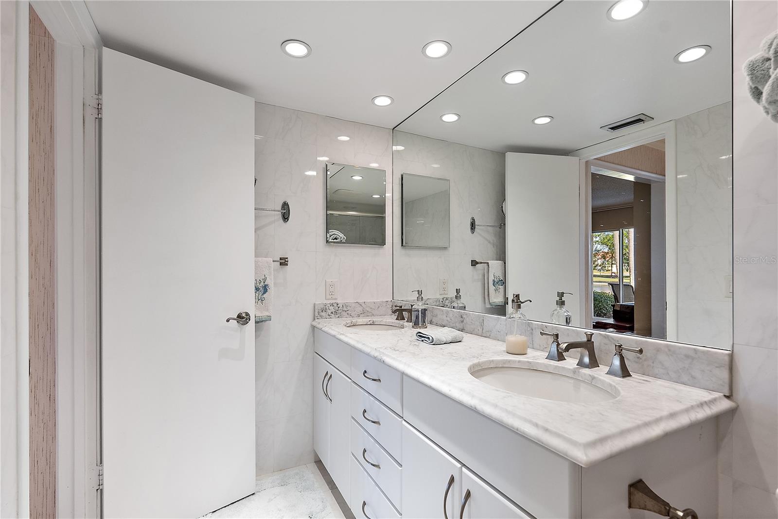 6085 BAHIA DEL MAR BLVD #105, ST PETERSBURG, FL, 33715