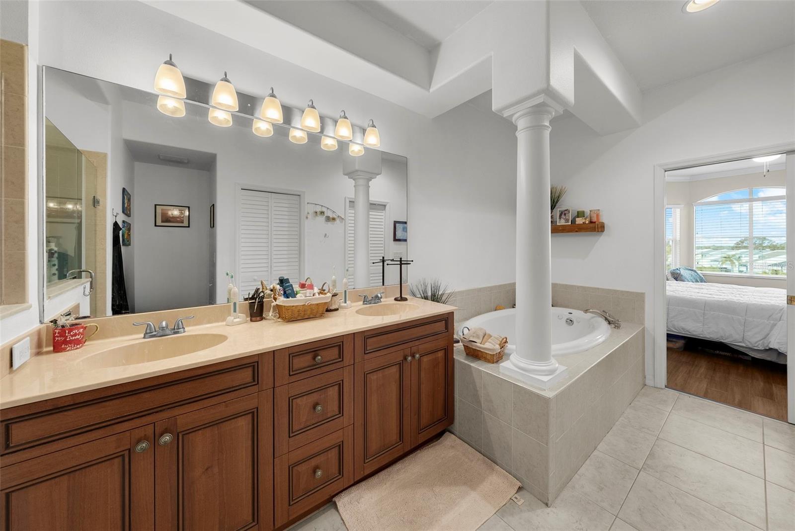 4334 SPINNAKER COVE LN, TAMPA, FL, 33615