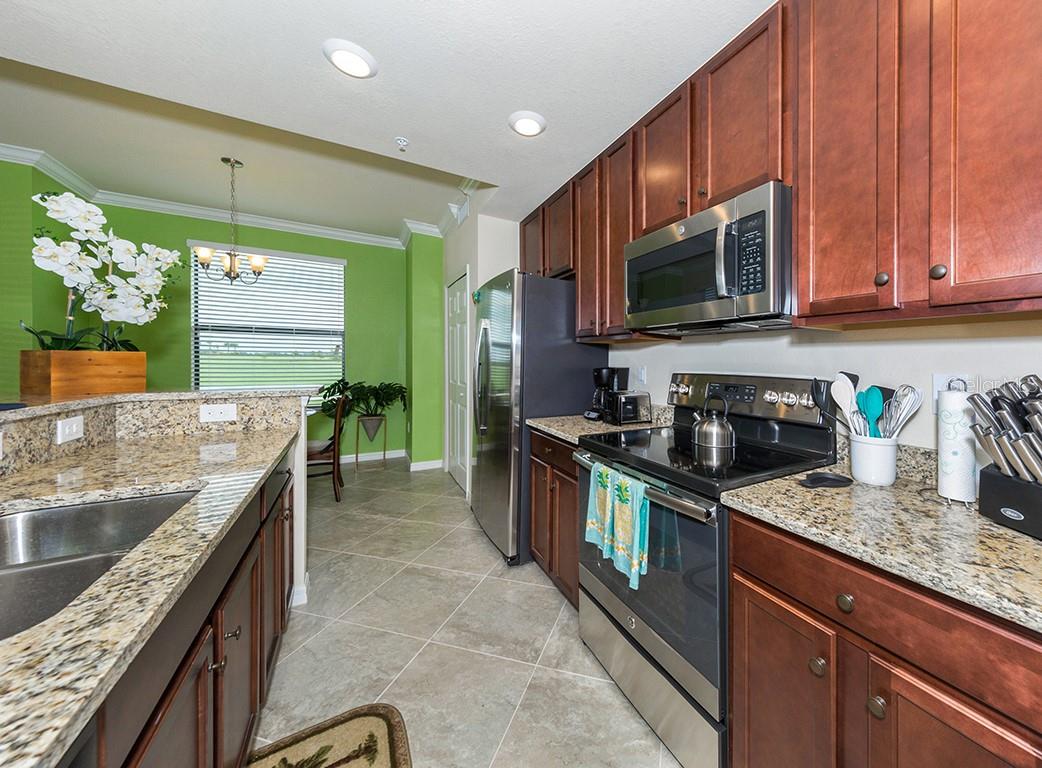 5548 PALMER CIR #103, BRADENTON, FL, 34211