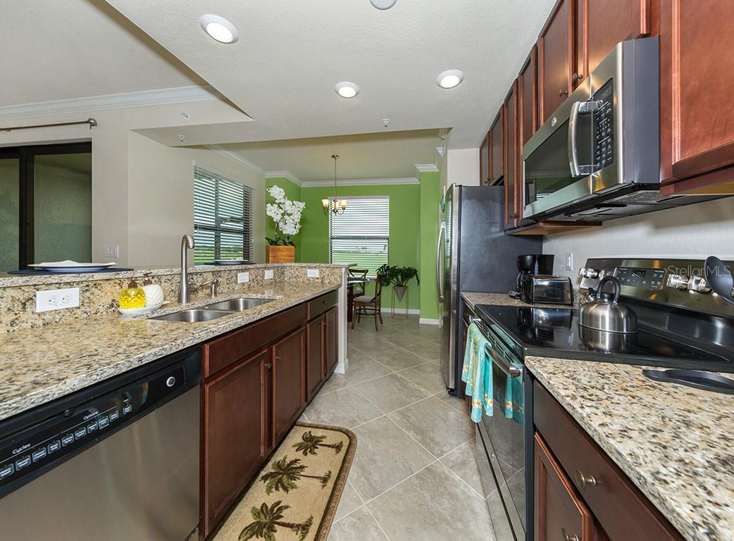 5548 PALMER CIR #103, BRADENTON, FL, 34211