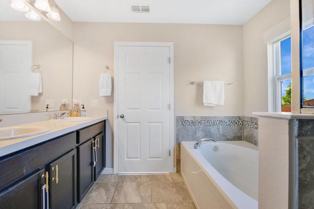 445 KESTREL DR, GROVELAND, FL, 34736