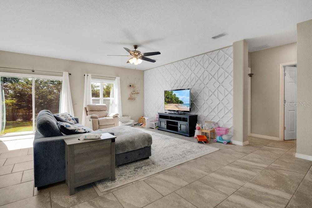 445 KESTREL DR, GROVELAND, FL, 34736