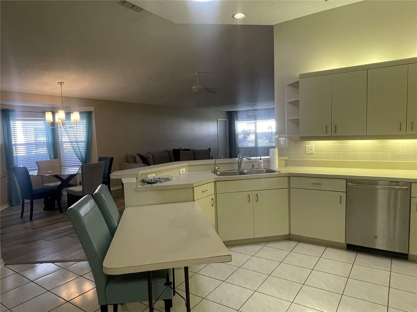 2405 NANTUCKET FIELD WAY #28, SUN CITY CENTER, FL, 33573
