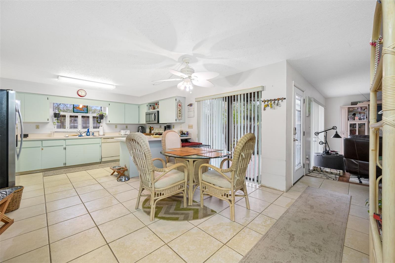 14525 CATALINA CIR, SEMINOLE, FL, 33776