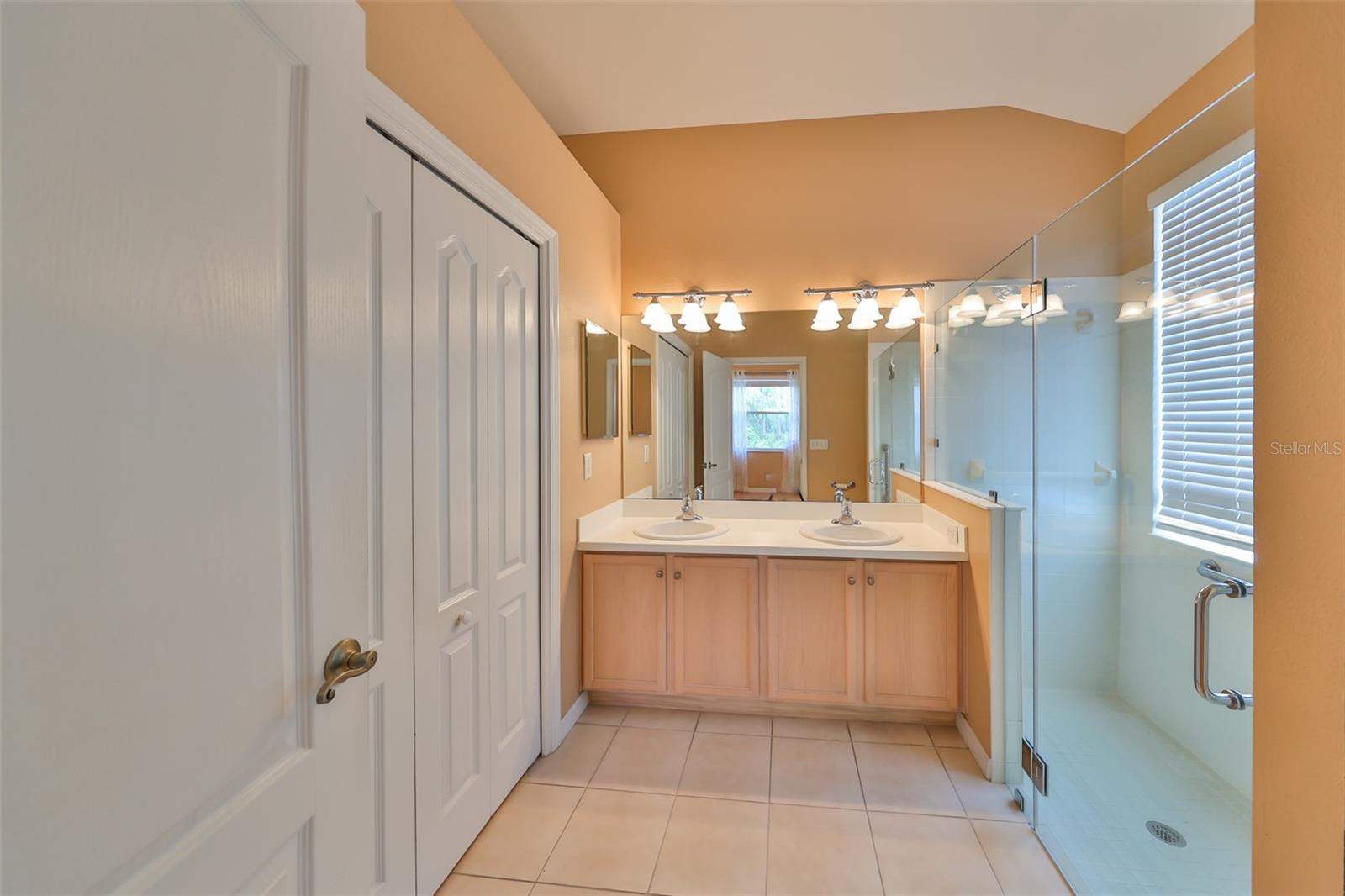 1123 EMERALD DUNES DR, SUN CITY CENTER, FL, 33573