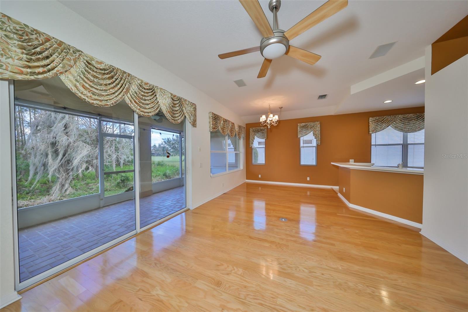 1123 EMERALD DUNES DR, SUN CITY CENTER, FL, 33573