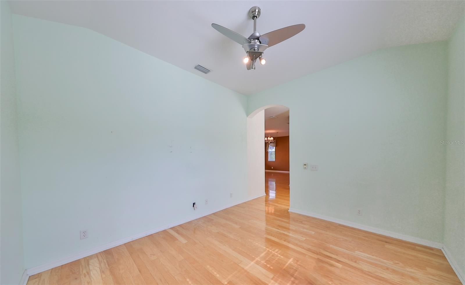 1123 EMERALD DUNES DR, SUN CITY CENTER, FL, 33573