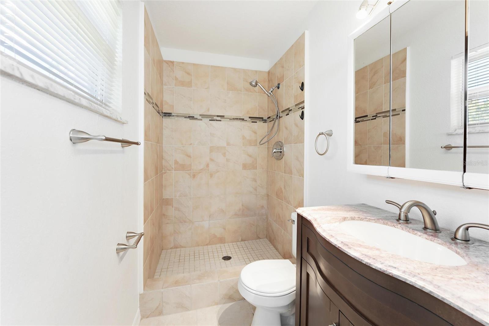 965 S COUNTY ROAD 419, CHULUOTA, FL, 32766