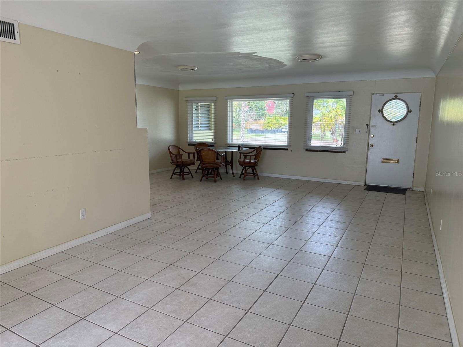 6170 7TH AVE N, ST PETERSBURG, FL, 33710