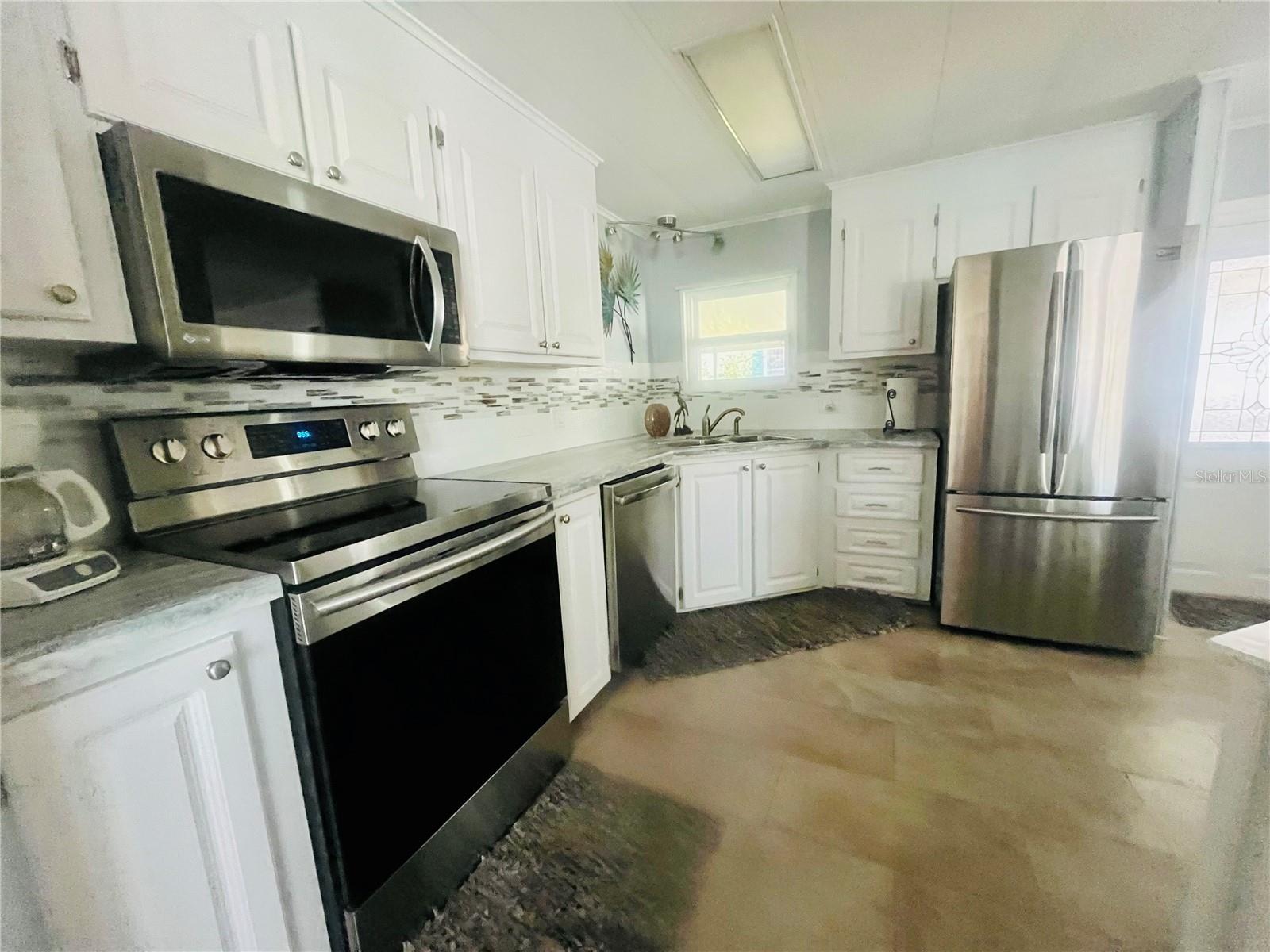 211 PINEBARK DR, PALM HARBOR, FL, 34684