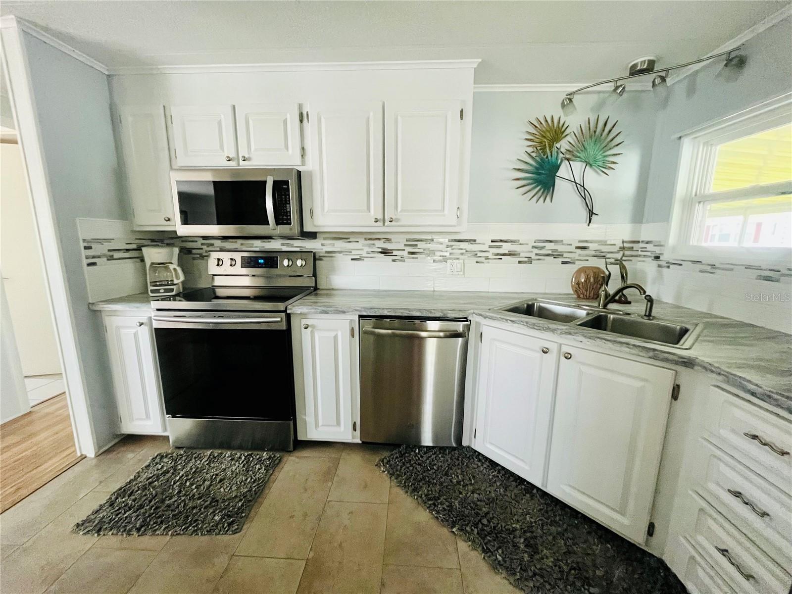 211 PINEBARK DR, PALM HARBOR, FL, 34684