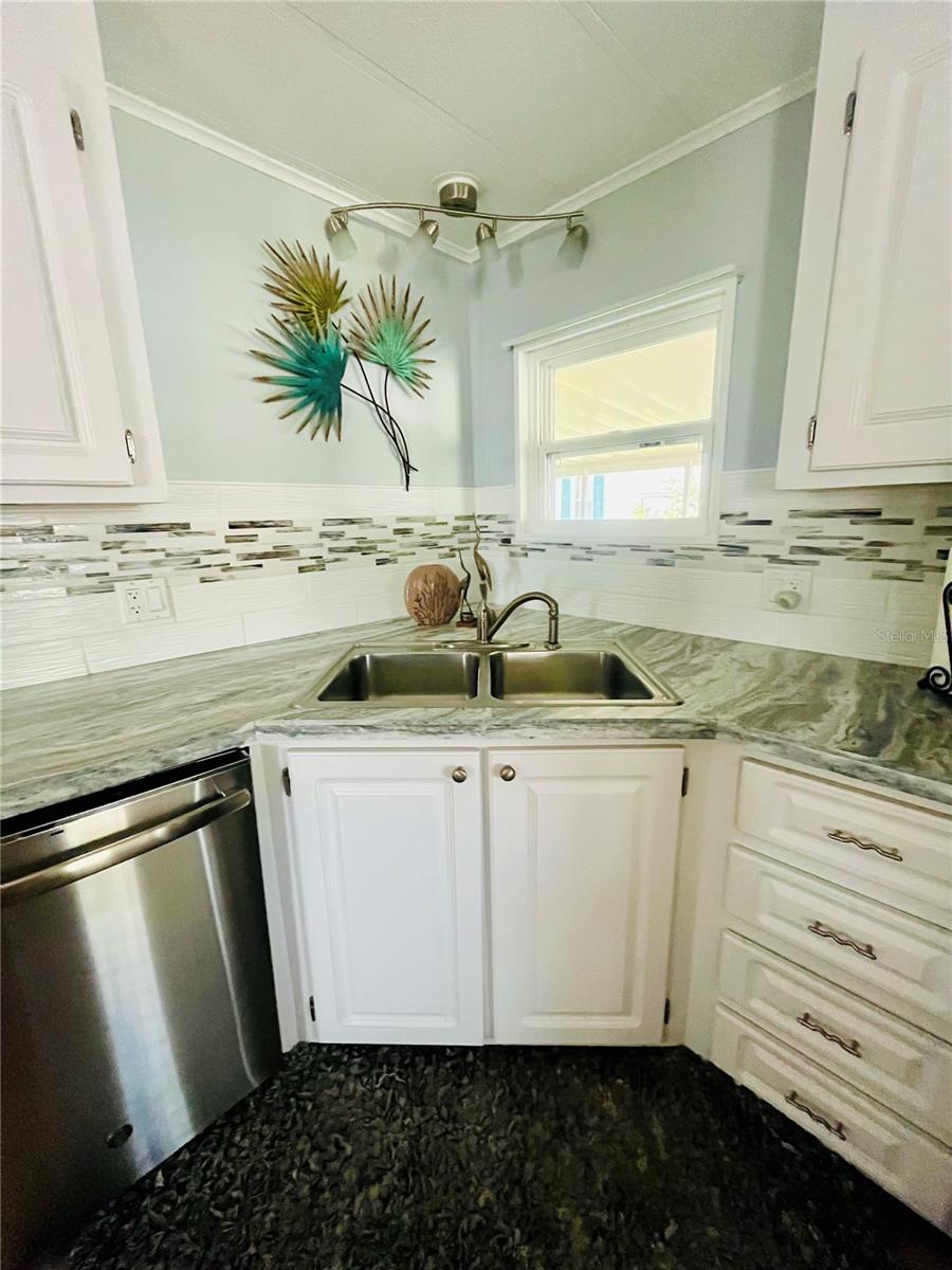 211 PINEBARK DR, PALM HARBOR, FL, 34684