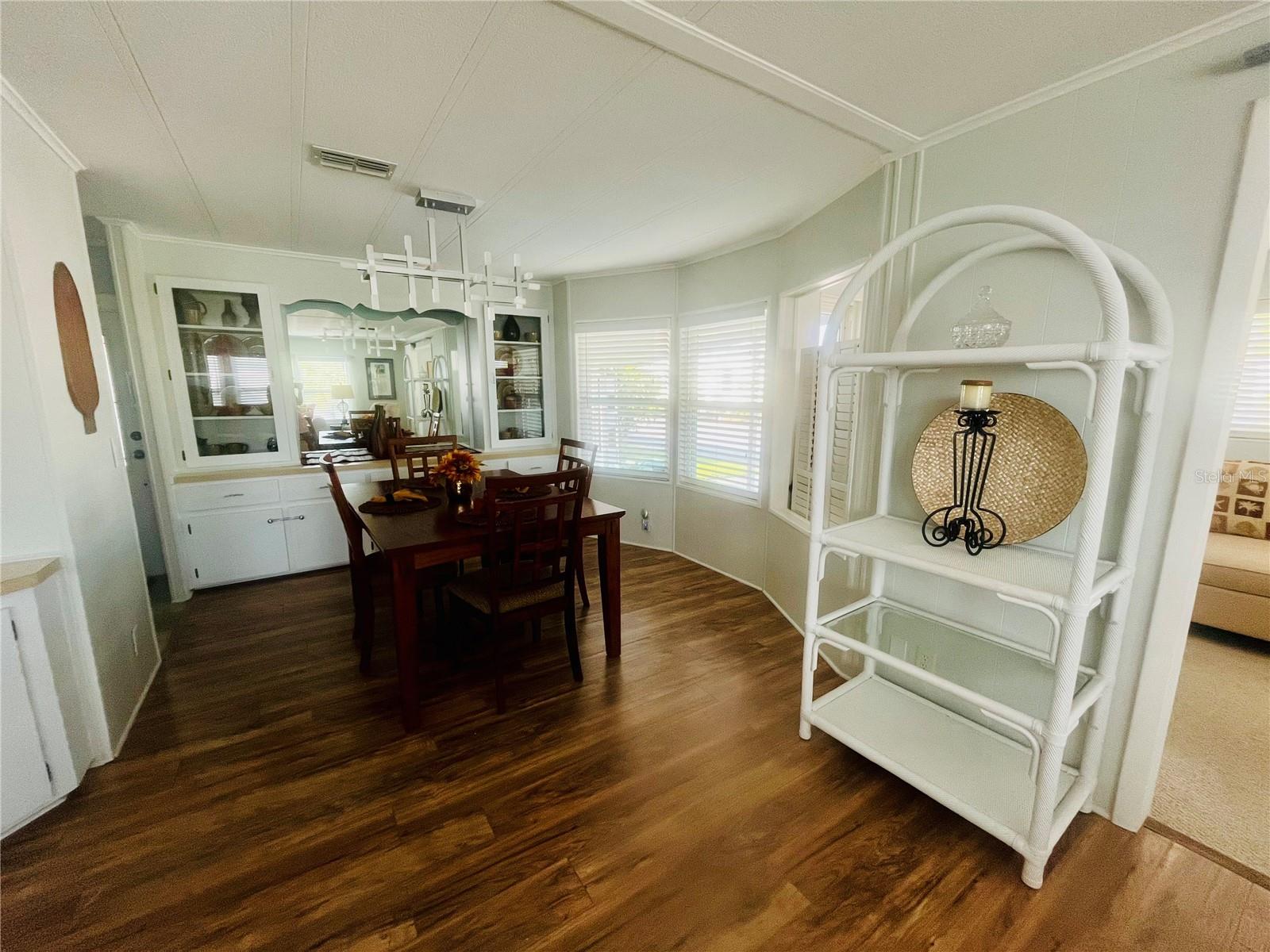 211 PINEBARK DR, PALM HARBOR, FL, 34684