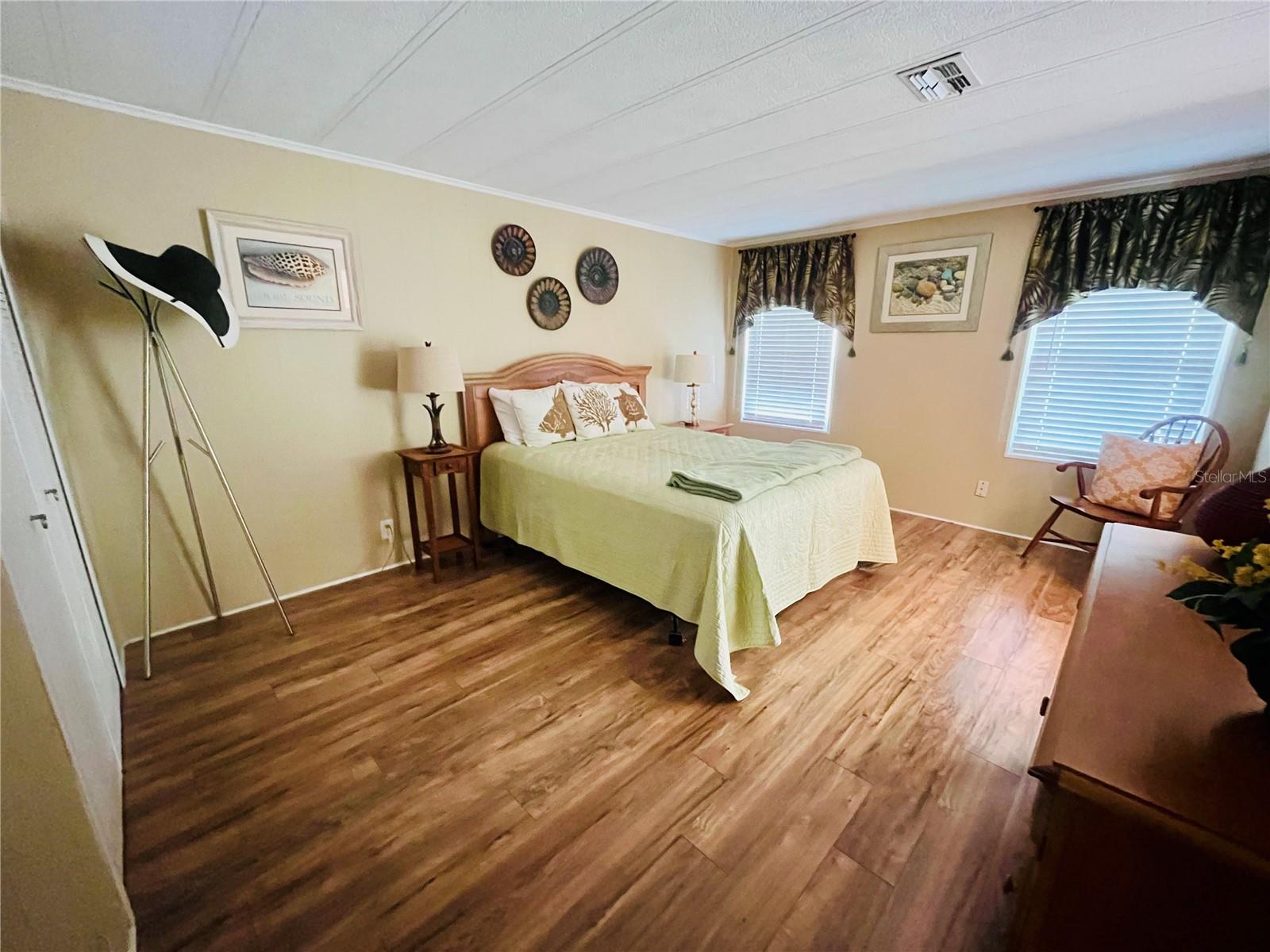 211 PINEBARK DR, PALM HARBOR, FL, 34684