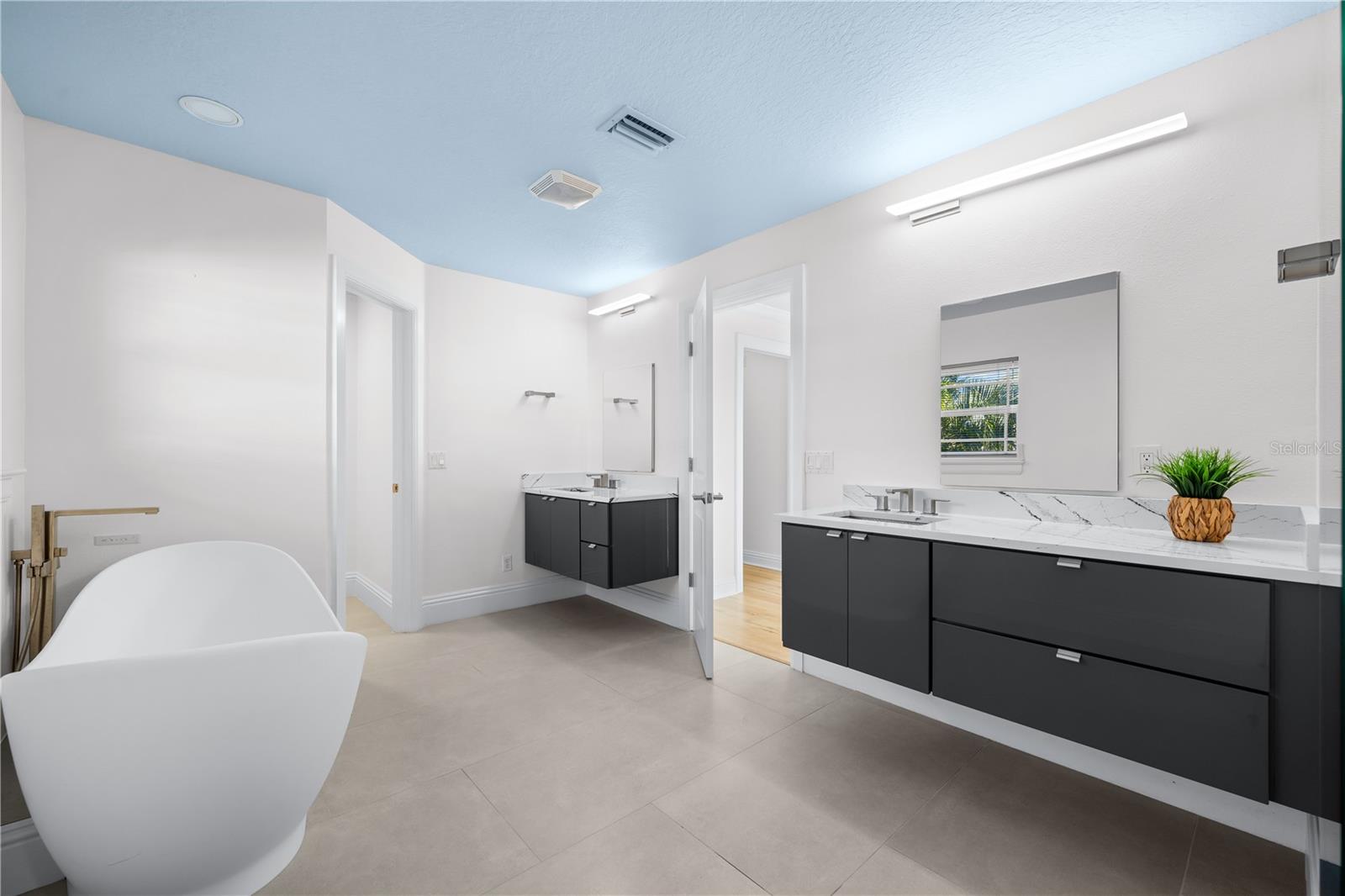 A4638546 Property Photo