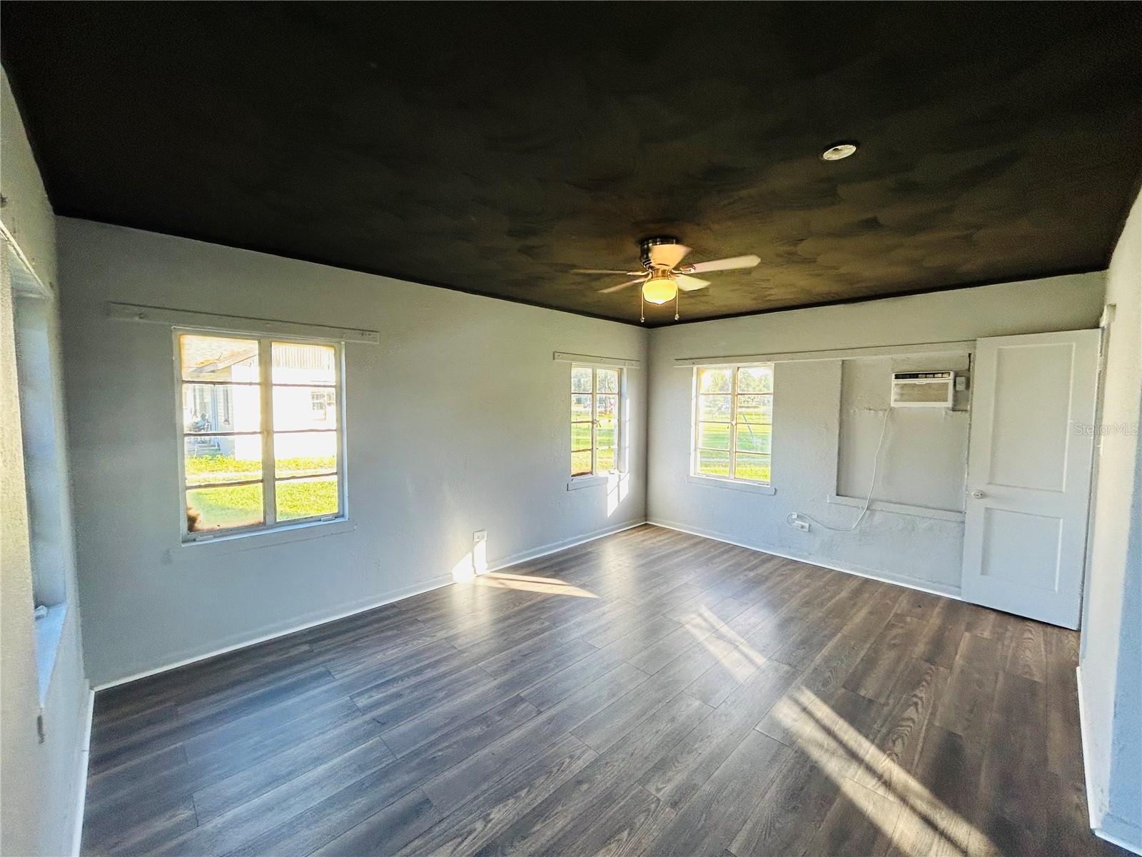 8010 SE US HIGHWAY 301, HAWTHORNE, FL, 32640