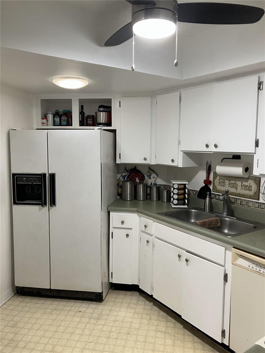407 LAKE POINT CT #4E, SUN CITY CENTER, FL, 33573