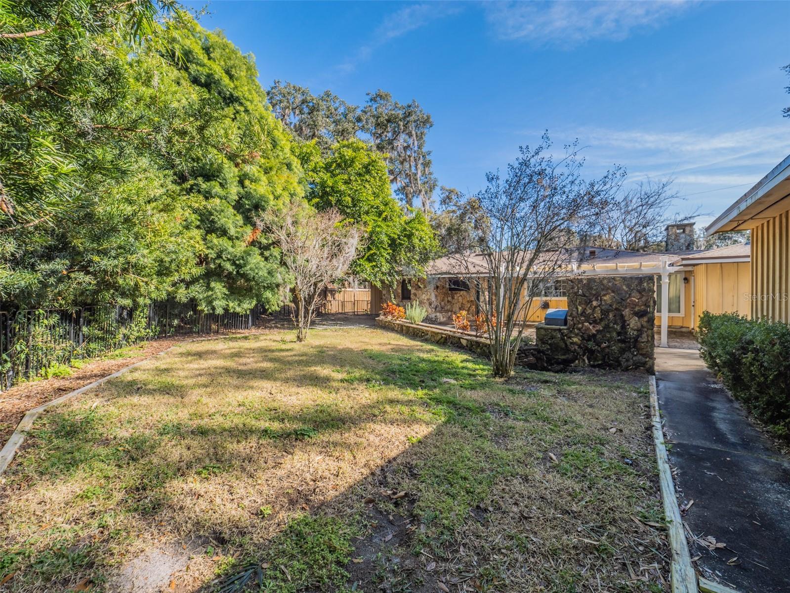 512 JACKSON ST, EUSTIS, FL, 32726