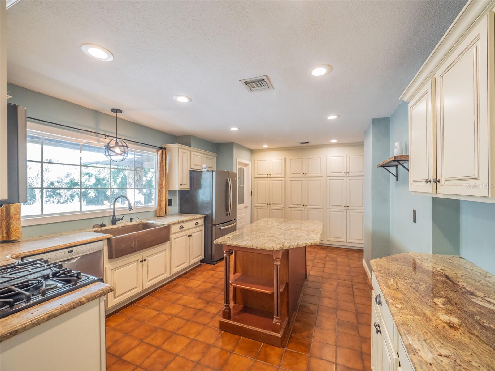512 JACKSON ST, EUSTIS, FL, 32726