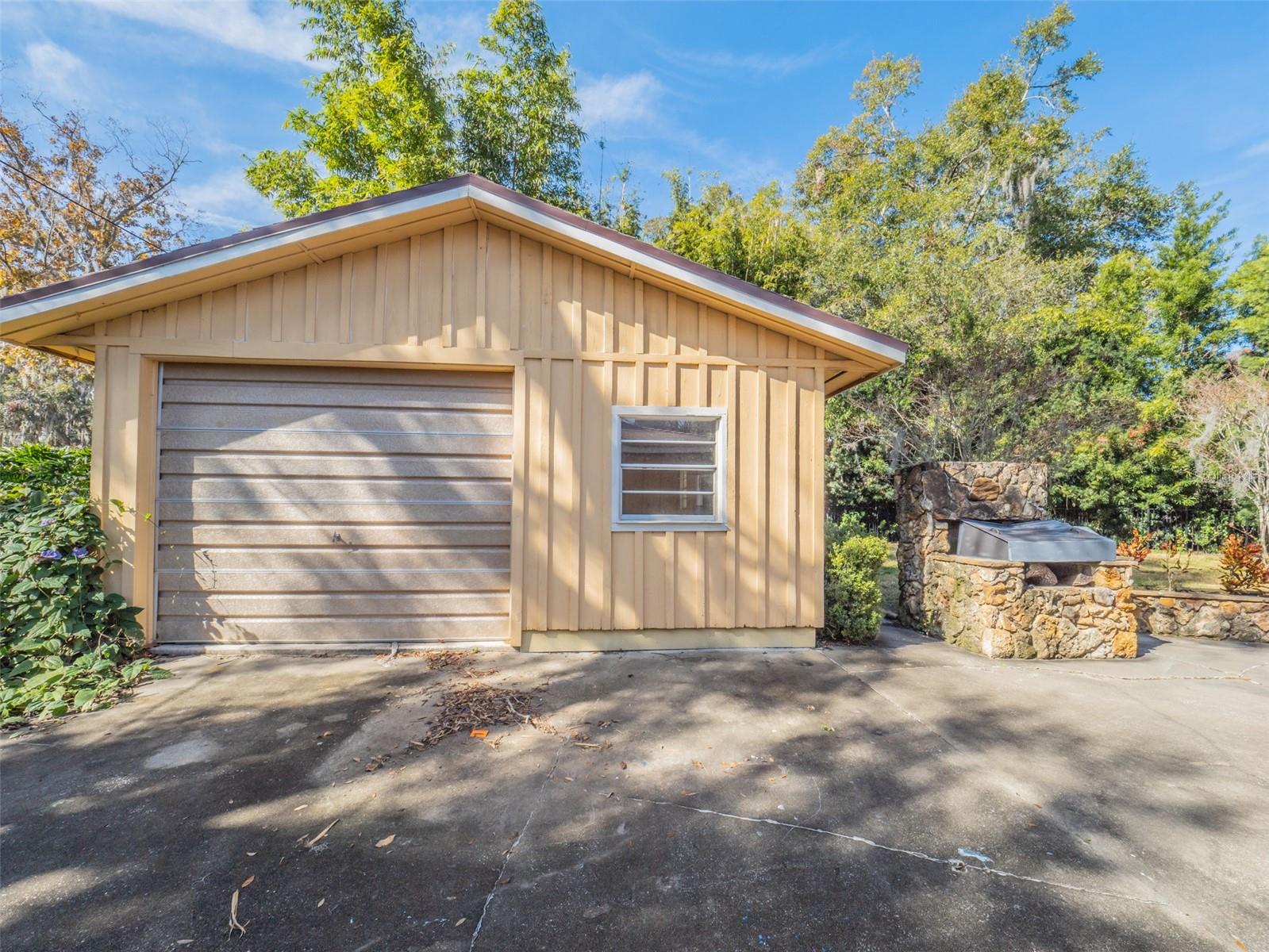 512 JACKSON ST, EUSTIS, FL, 32726