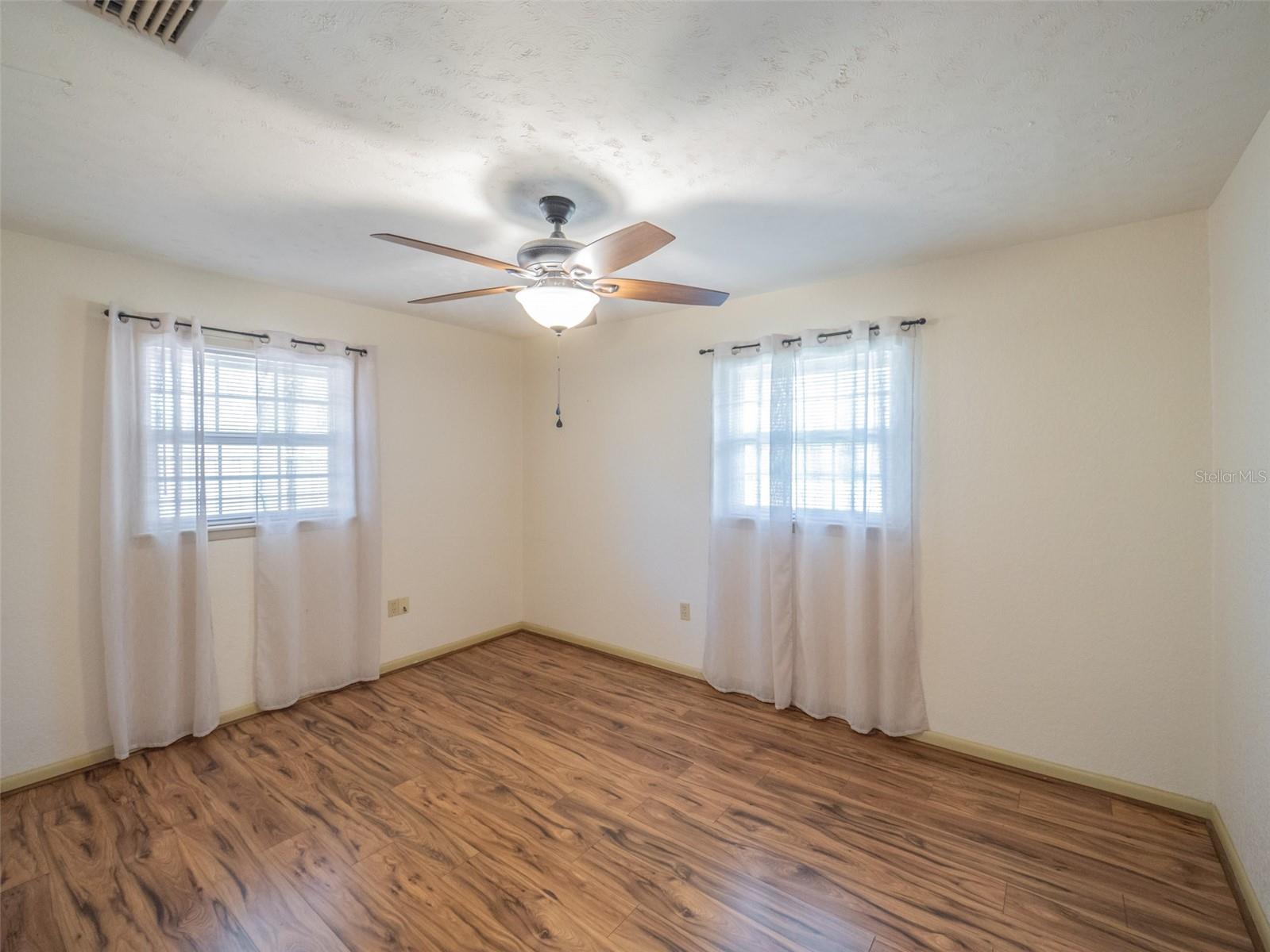 512 JACKSON ST, EUSTIS, FL, 32726