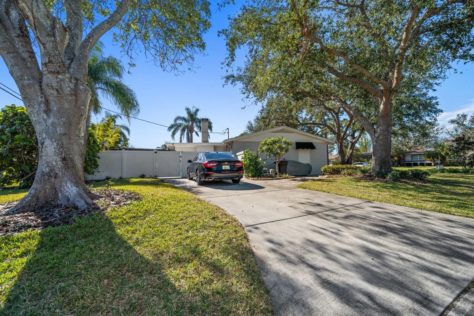 1690 74TH AVE N, ST PETERSBURG, FL, 33702