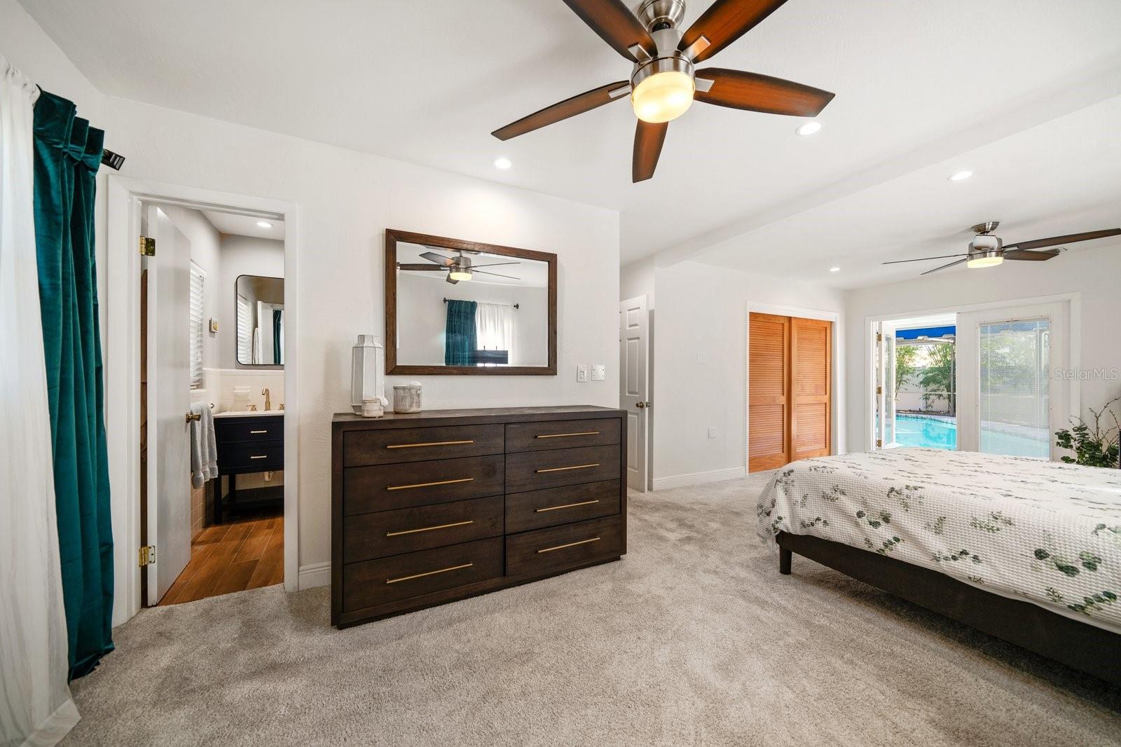 1690 74TH AVE N, ST PETERSBURG, FL, 33702