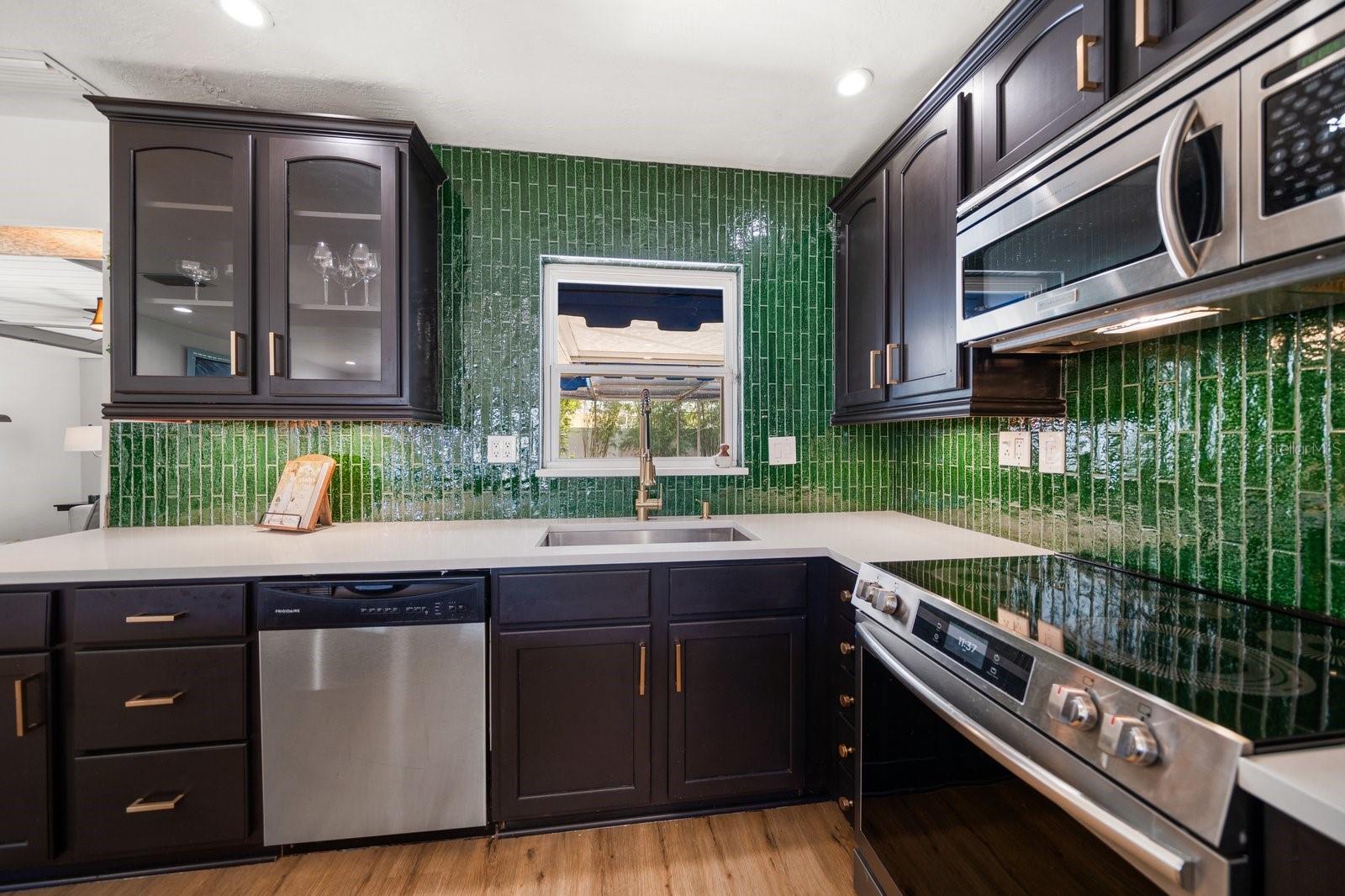 1690 74TH AVE N, ST PETERSBURG, FL, 33702