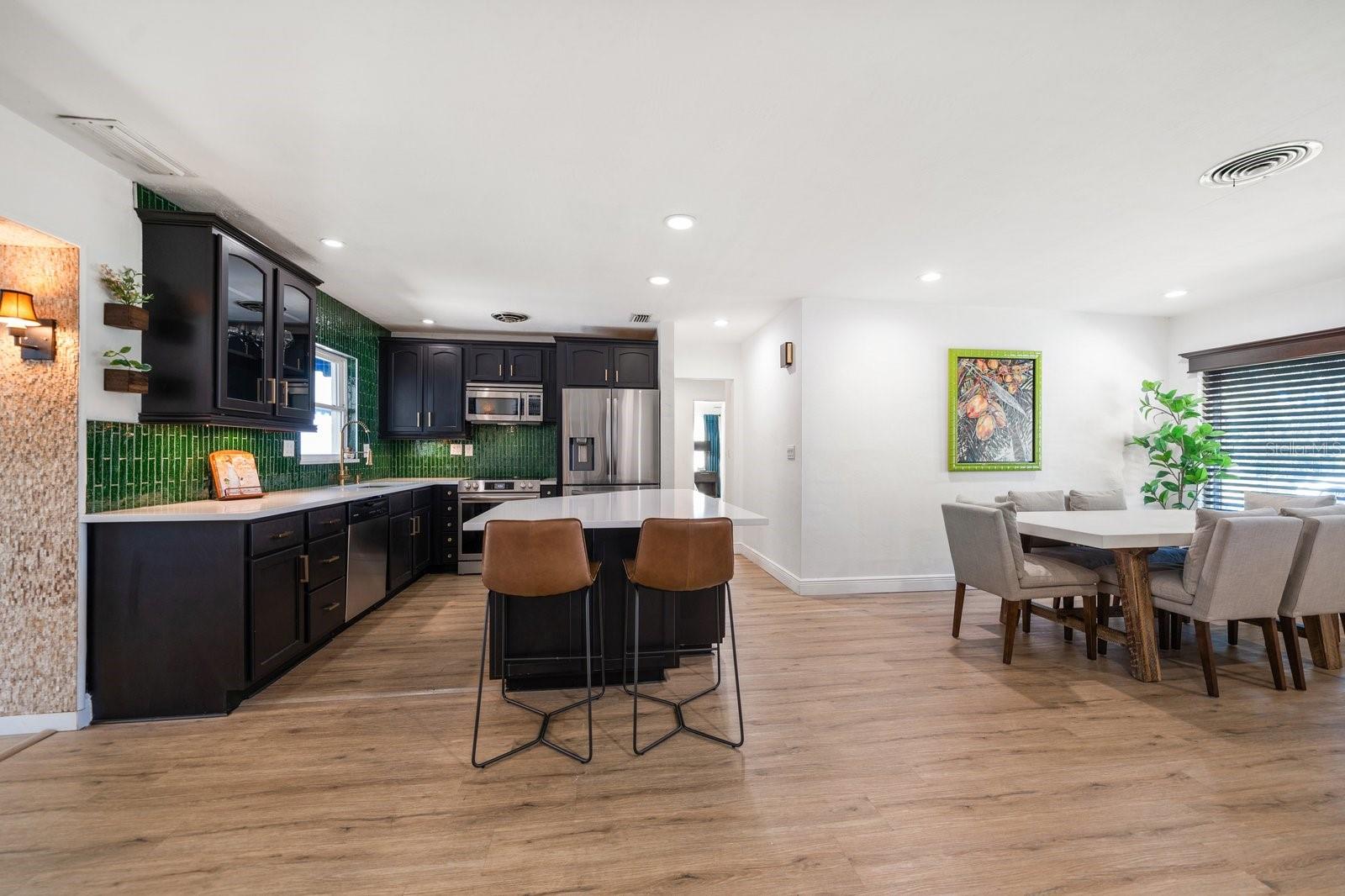 1690 74TH AVE N, ST PETERSBURG, FL, 33702