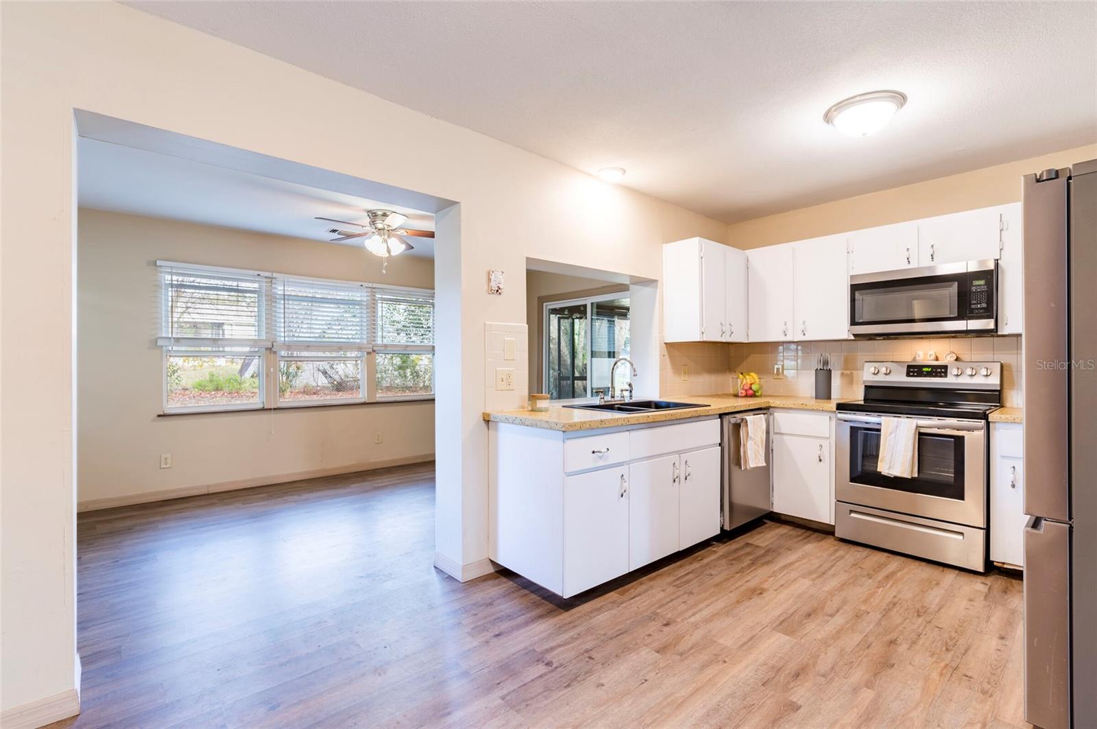 27103 WAKEFIELD DR, BROOKSVILLE, FL, 34602
