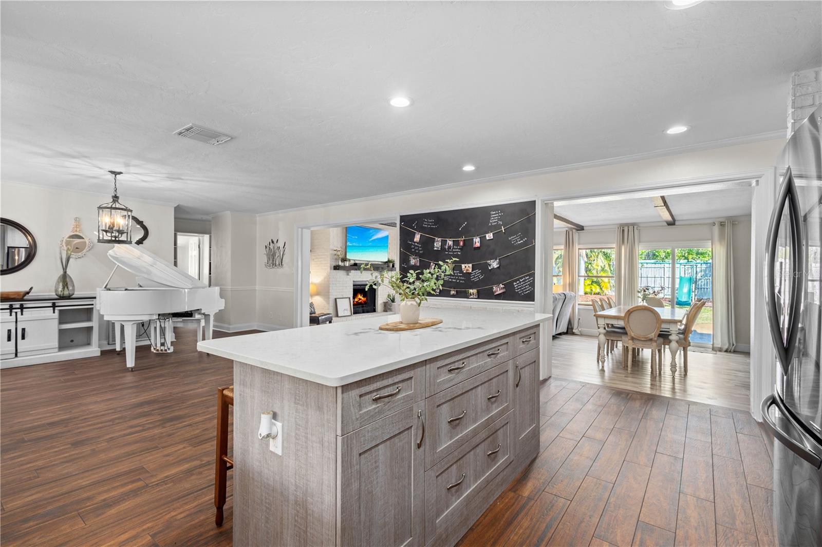 2329 OUTER DR, SARASOTA, FL, 34231