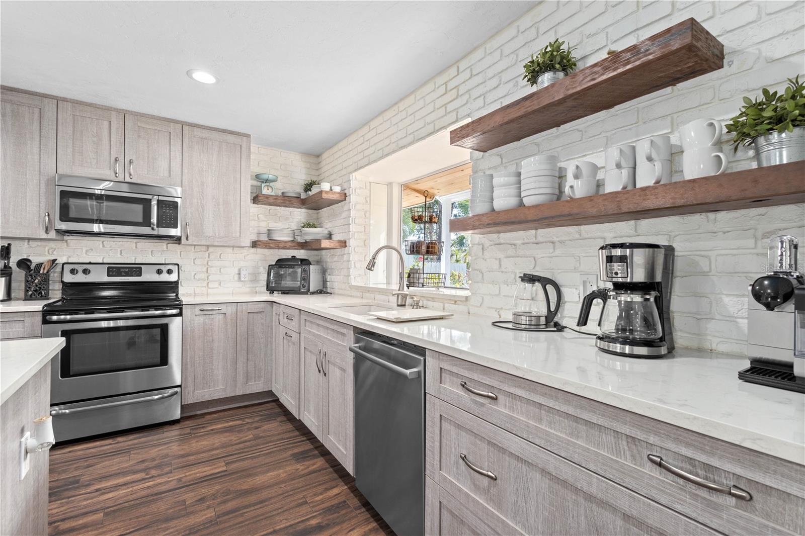 2329 OUTER DR, SARASOTA, FL, 34231
