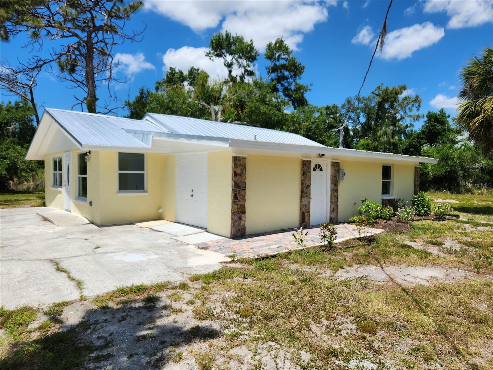 1136 DAVIS LN, ENGLEWOOD, FL, 34224
