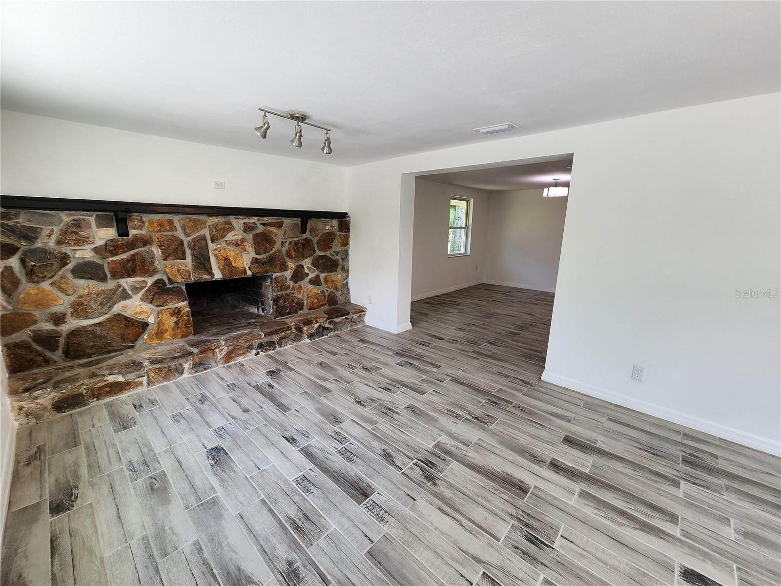 1136 DAVIS LN, ENGLEWOOD, FL, 34224