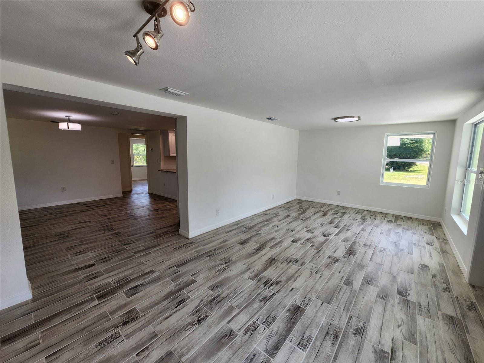 1136 DAVIS LN, ENGLEWOOD, FL, 34224