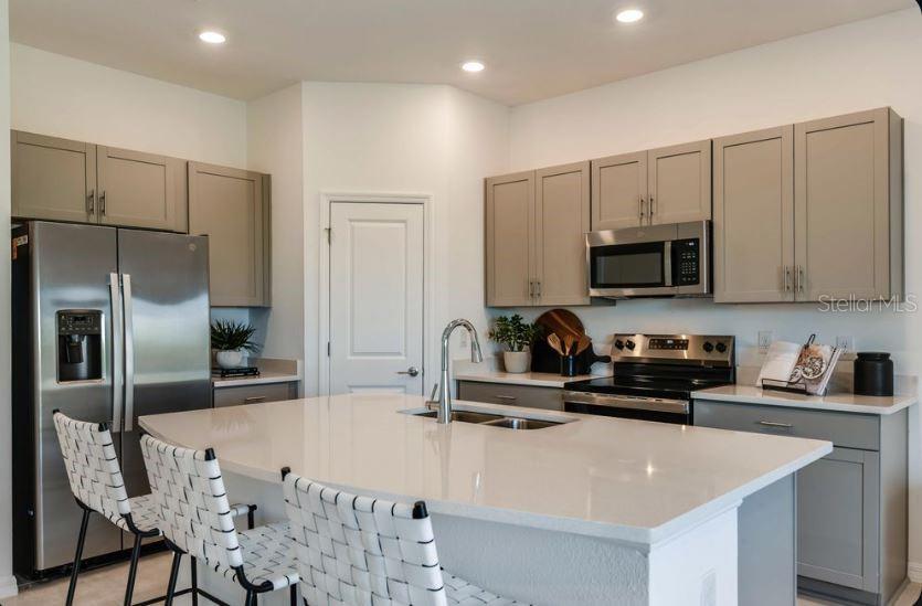 2093 HALLIER CV, WESLEY CHAPEL, FL, 33543