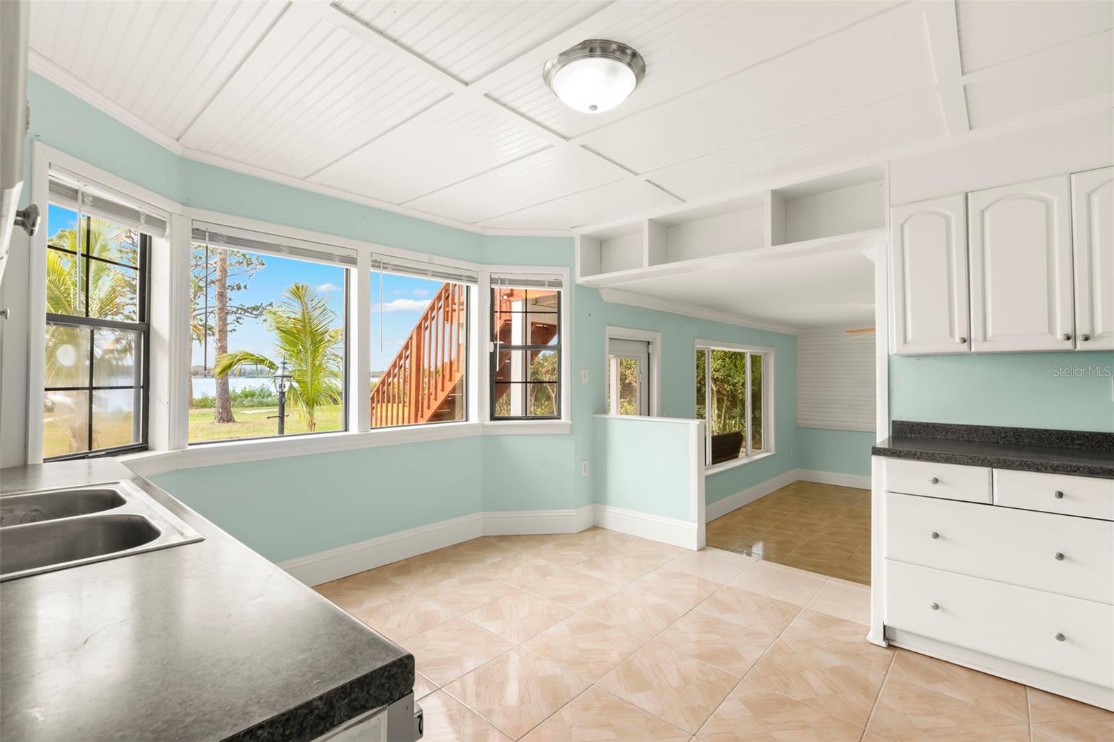 736 SHORE DR E, OLDSMAR, FL, 34677