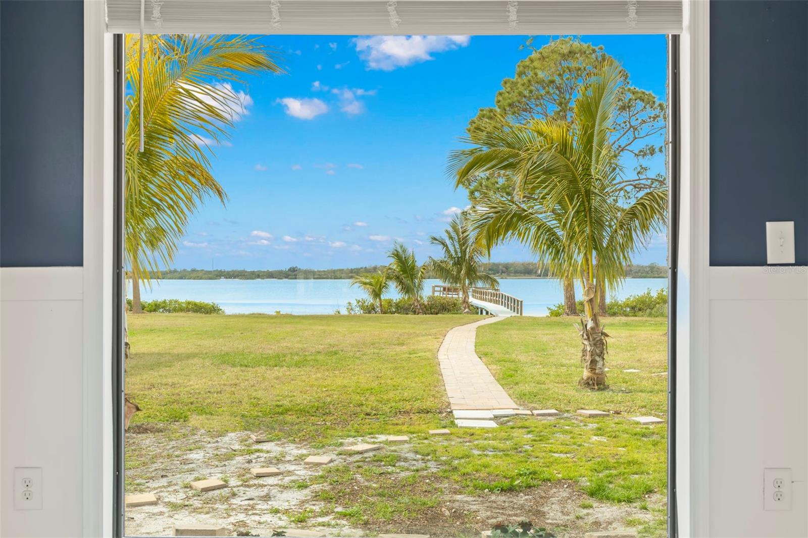 736 SHORE DR E, OLDSMAR, FL, 34677