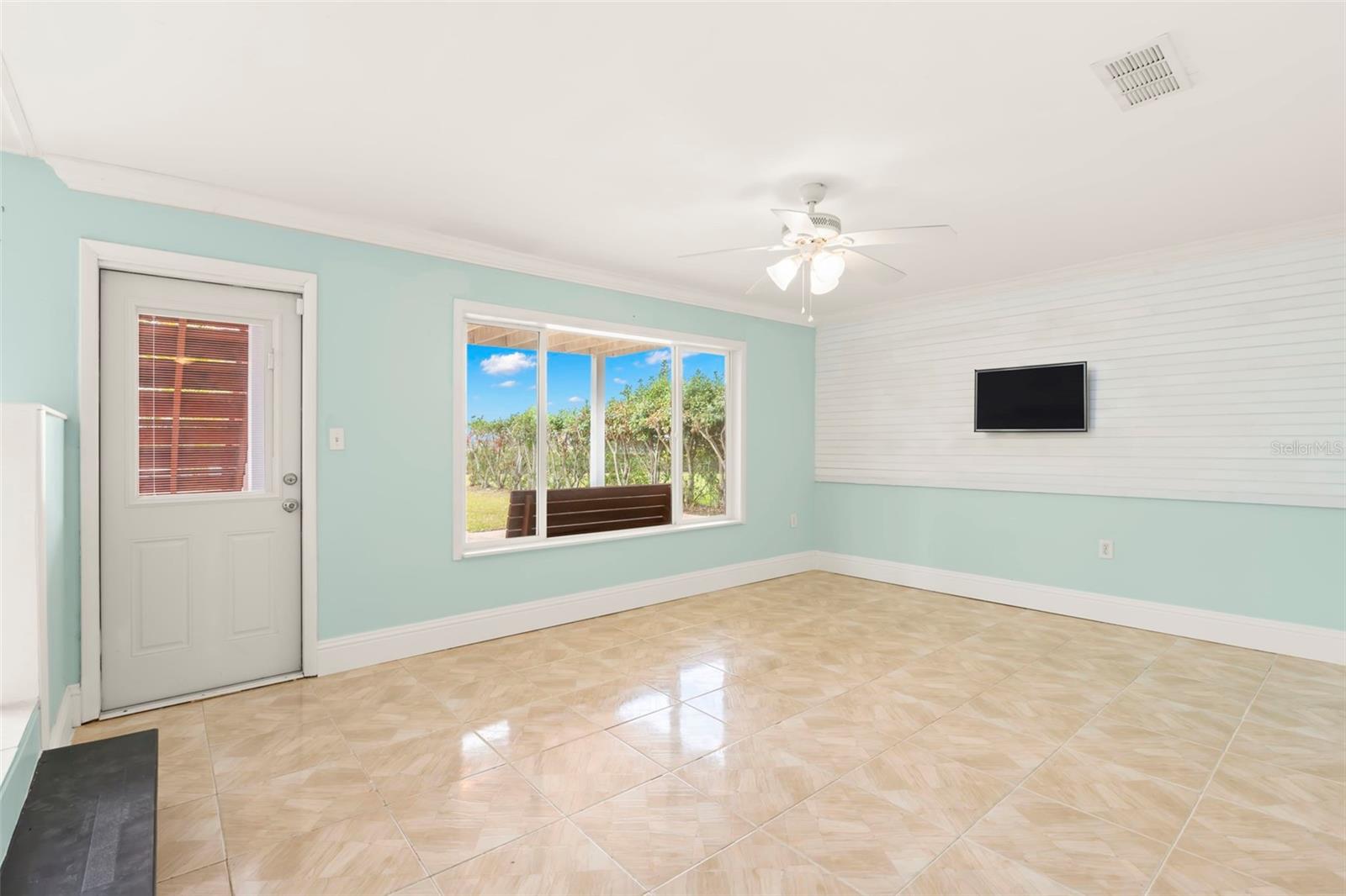 736 SHORE DR E, OLDSMAR, FL, 34677
