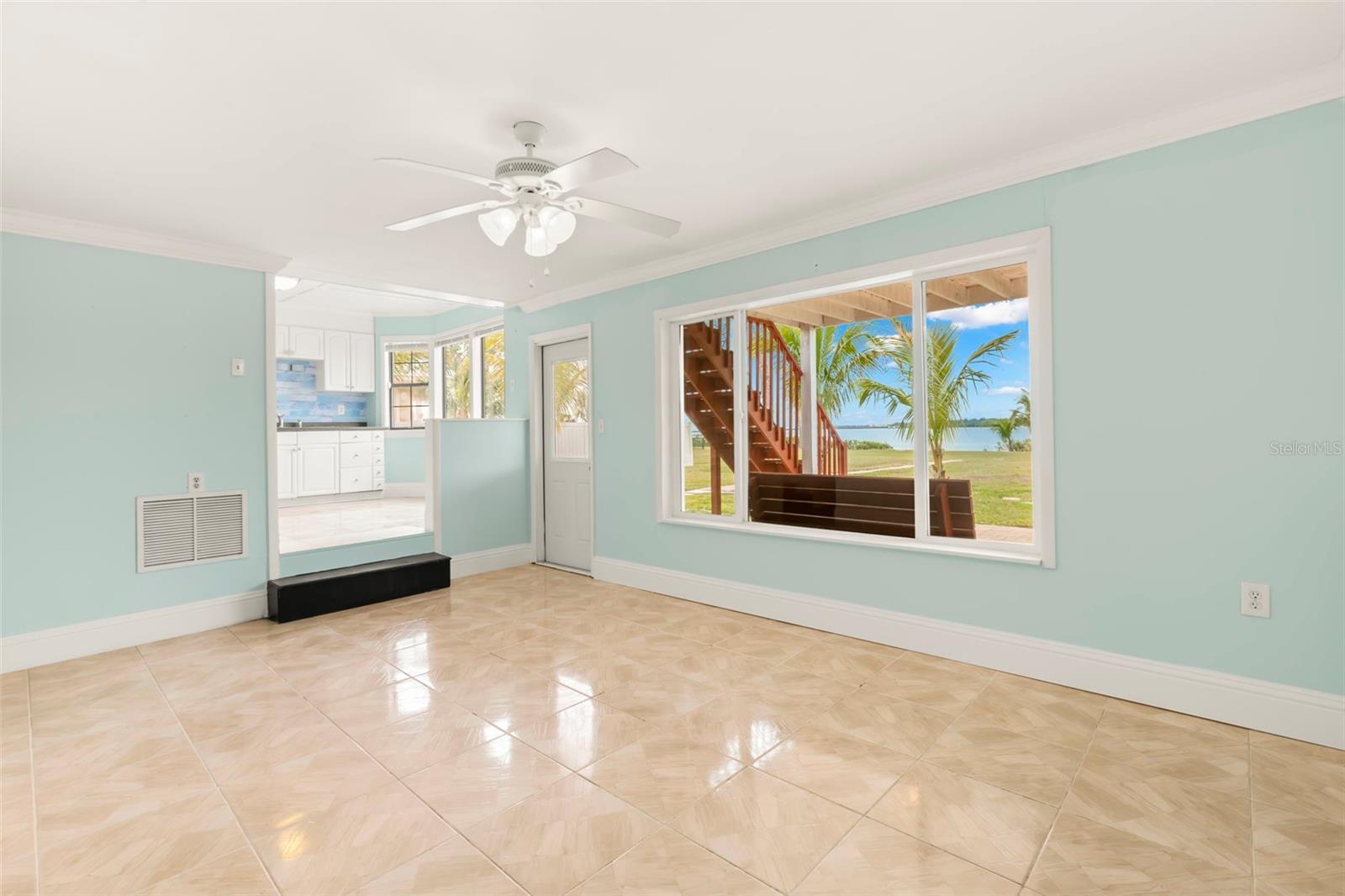 736 SHORE DR E, OLDSMAR, FL, 34677