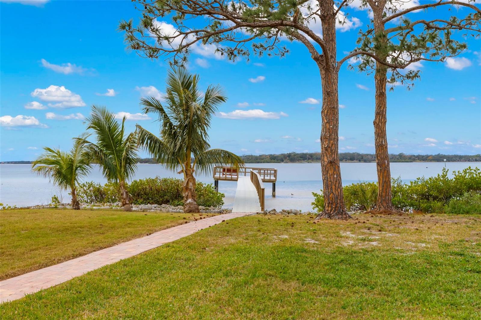 736 SHORE DR E, OLDSMAR, FL, 34677