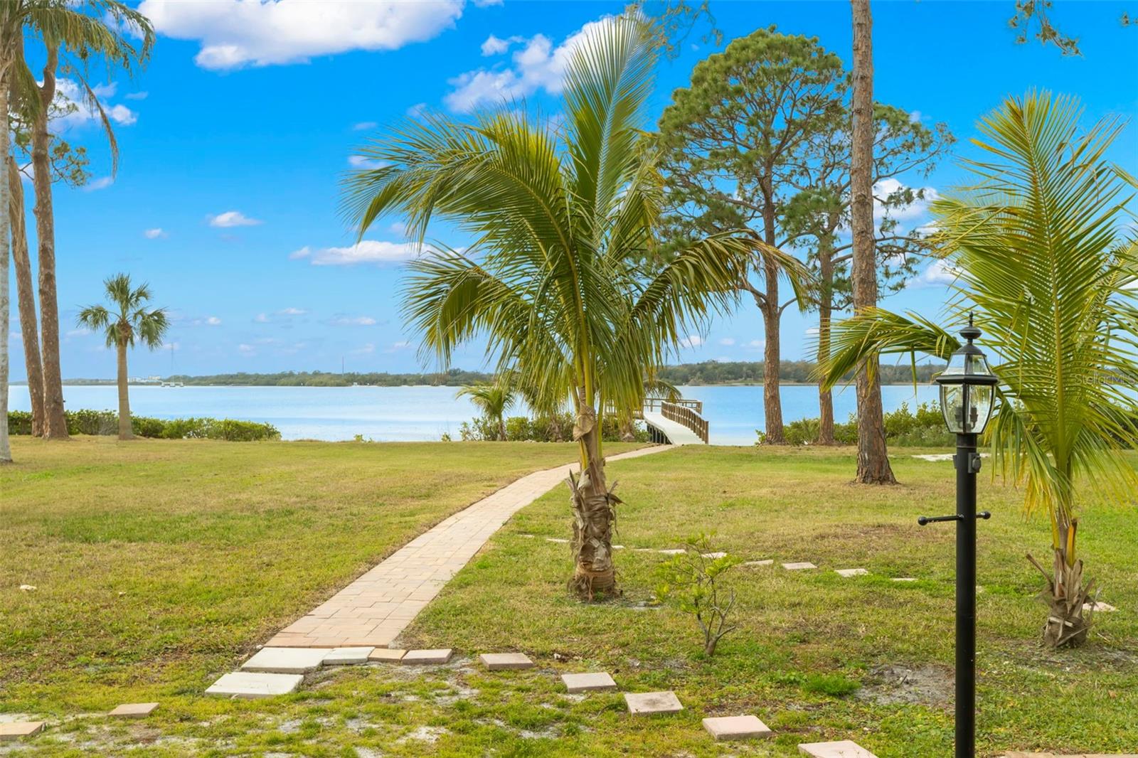 736 SHORE DR E, OLDSMAR, FL, 34677