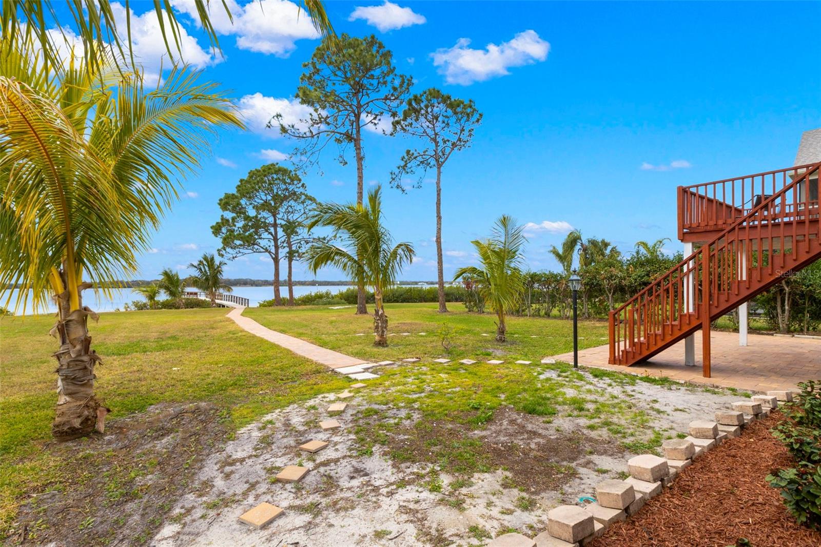 736 SHORE DR E, OLDSMAR, FL, 34677