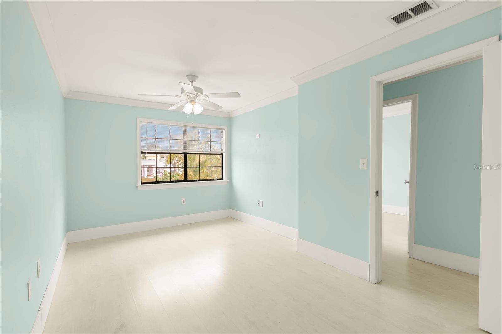736 SHORE DR E, OLDSMAR, FL, 34677