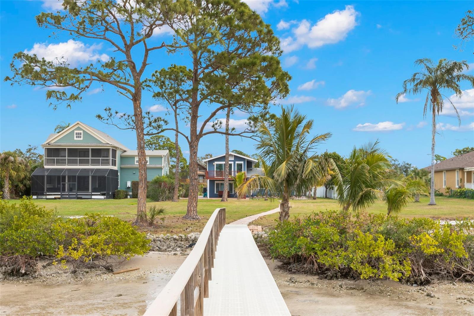 736 SHORE DR E, OLDSMAR, FL, 34677