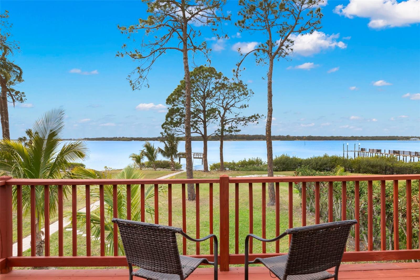 736 SHORE DR E, OLDSMAR, FL, 34677